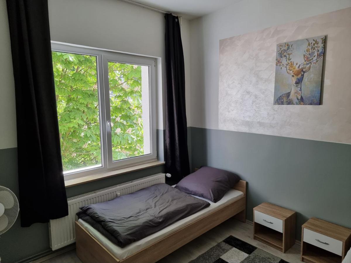 Pension44 - Monteurs Und Zimmervermietung - Ab 7 Buchbar! * Bremerhaven